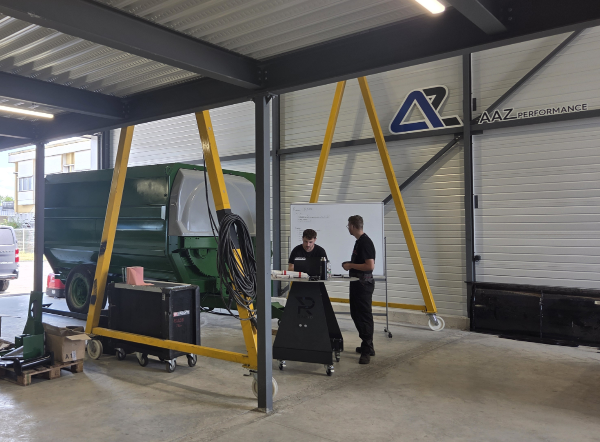 Côté atelier avec le palan de 5 tonnes